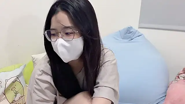 Snapshot of LHeart chatting on 22, 4, 2026 LHeart online show from 22, 4, 2026