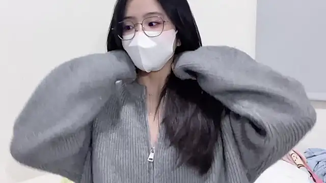 LHeart online show from 8, 11, 2025