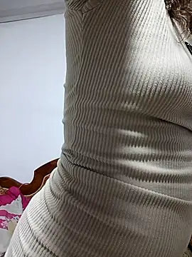 Snapshot of Alis_1327 chatting on 14, 11, 2025 Alis 1327 online show from 14, 11, 2025