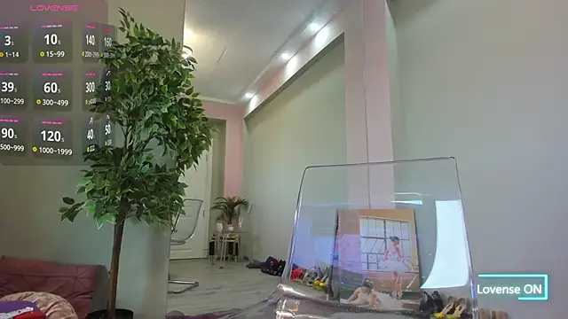 Snapshot of MayaHellen chatting on 9, 9, 2025 MayaHellen online show from 9, 9, 2025