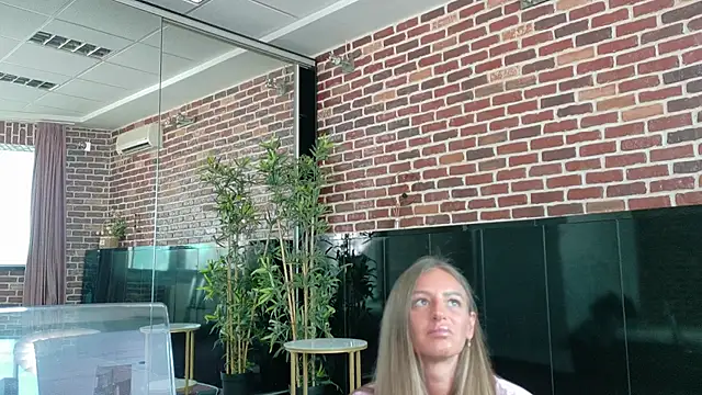 MayaHellen online show from 1, 5, 2026