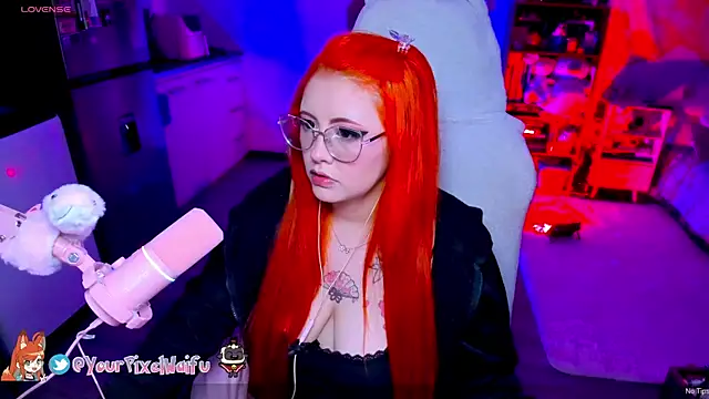 Snapshot of AlyssaRomanova chatting on 5, 10, 2025 AlyssaRomanova online show from 5, 10, 2025