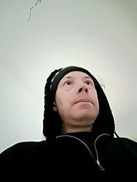 skateboy78 online show from 15, 4, 2026