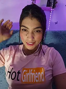 Snapshot of Fox_Roxxan chatting on 6, 6, 2026 Fox Roxxan online show from 6, 6, 2026