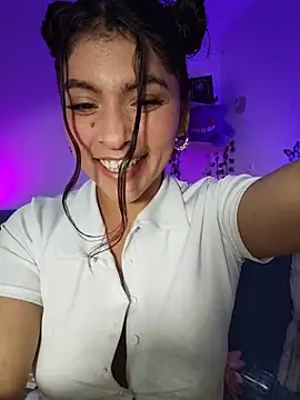 Snapshot of Fox_Roxxan chatting on 16, 6, 2026 Fox Roxxan online show from 16, 6, 2026