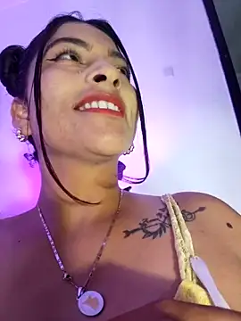 Snapshot of Fox_Roxxan chatting on 3, 6, 2026 Fox Roxxan online show from 3, 6, 2026
