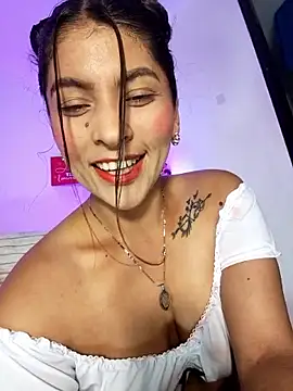 Snapshot of Fox_Roxxan chatting on 28, 5, 2026 Fox Roxxan online show from 28, 5, 2026