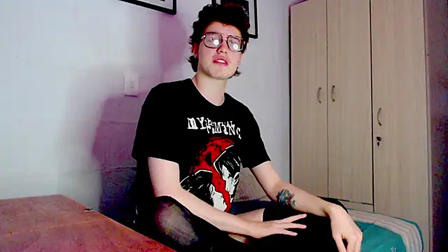 twink182 online show from 11, 10, 2025