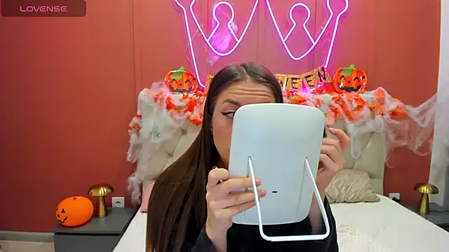 StacyWells online show from 26, 10, 2025