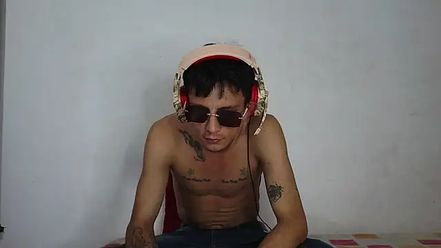 andrewcoopper1 online show from 8, 2, 2026