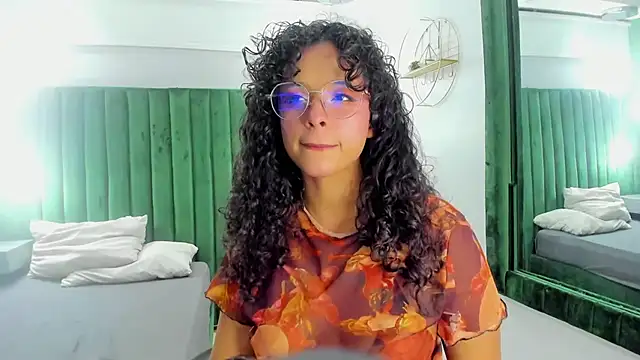 Sweet Lucyy online show from 2, 10, 2025
