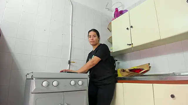 GreciaFox1 online show from 2, 12, 2025