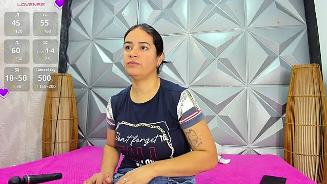 GreciaFox1 online show from 18, 12, 2025