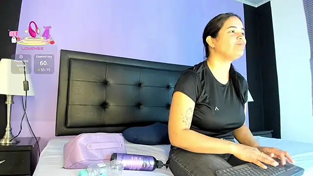 Snapshot of GreciaFox1 chatting on 4, 5, 2026 GreciaFox1 online show from 4, 5, 2026