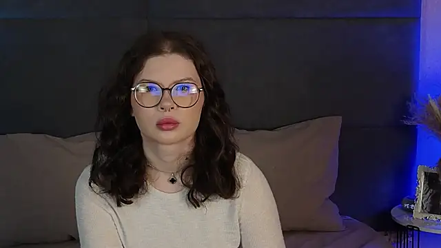 Snapshot of RianaRey chatting on 1, 6, 2026 RianaRey online show from 1, 6, 2026