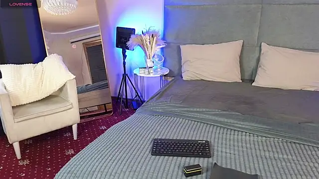 RianaRey online show from 15, 6, 2026