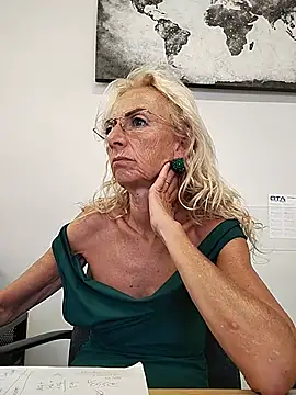 Snapshot of clarabell4 chatting on 18, 6, 2026 clarabell4 online show from 18, 6, 2026
