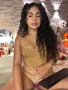 Snapshot of Yassy_vazquez chatting on 11, 10, 2025 Yassy vazquez online show from 11, 10, 2025