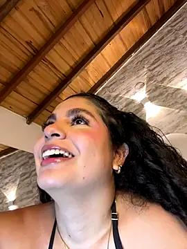 Snapshot of Yassy_vazquez chatting on 21, 11, 2025 Yassy vazquez online show from 21, 11, 2025