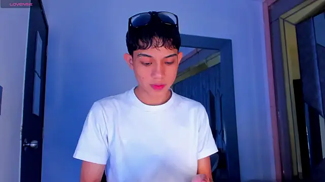 Snapshot of Sebax_Young chatting on 18, 5, 2026 Sebax Young online show from 18, 5, 2026