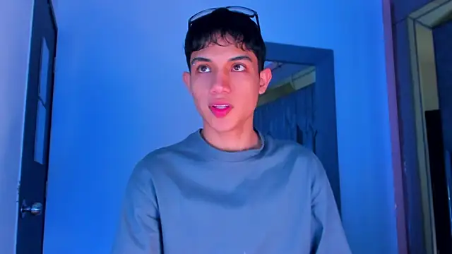 Sebax Young online show from 13, 4, 2026