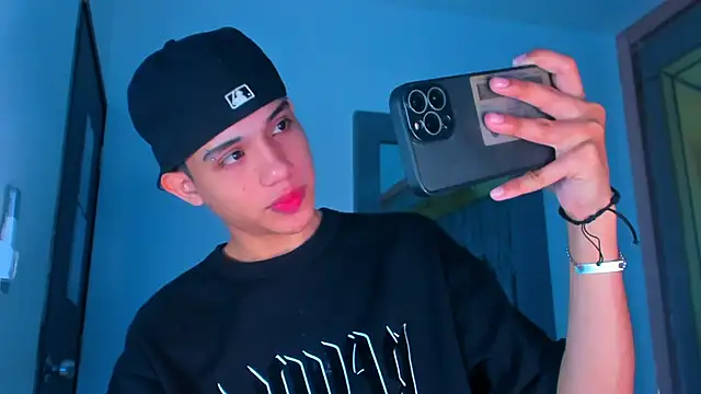 Sebax Young online show from 30, 11, 2025