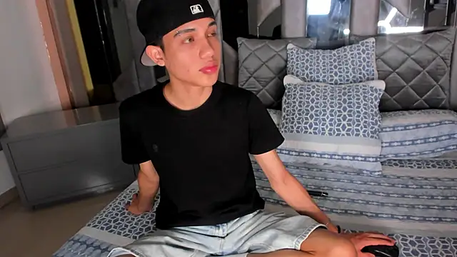 Sebax Young online show from 21, 4, 2026