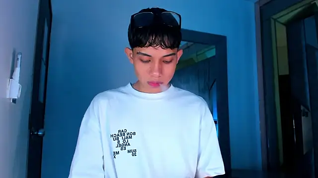 Sebax Young online show from 14, 2, 2026