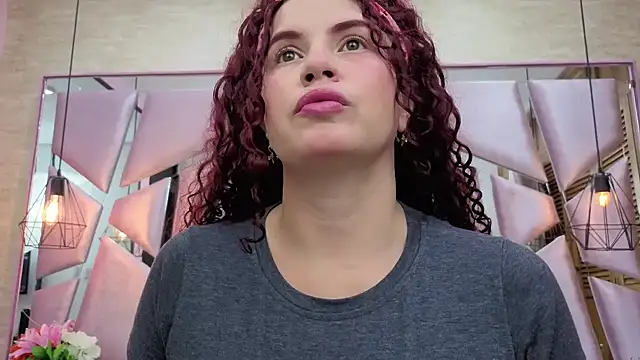 ThaliaCross online show from 17, 4, 2026