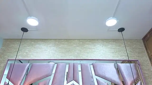 ThaliaCross online show from 12, 2, 2026