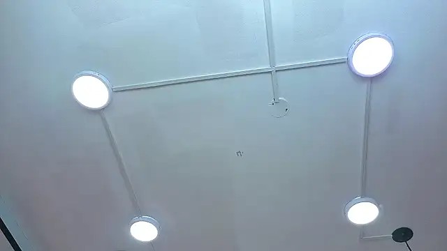 ThaliaCross online show from 10, 1, 2026