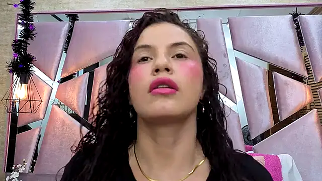 ThaliaCross online show from 13, 11, 2025