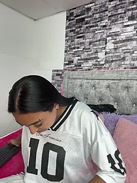 nicolexxaleja online show from 21, 12, 2025