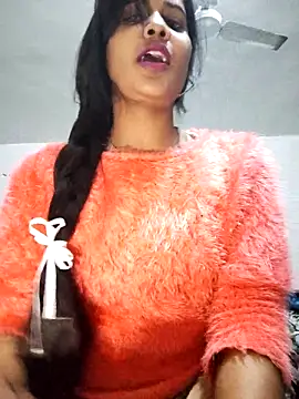 cute radhikaa online show from 16, 1, 2026