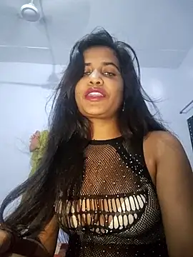 cute radhikaa online show from 9, 7, 2026