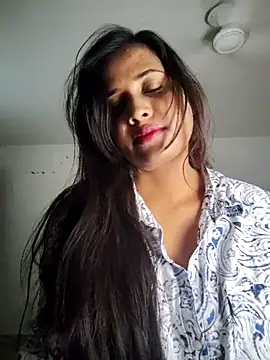 cute radhikaa online show from 12, 4, 2026