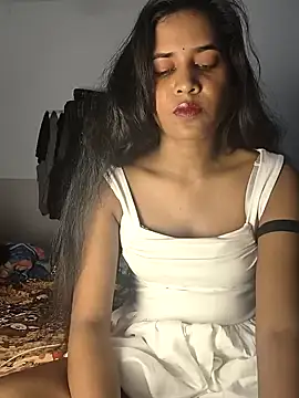 Snapshot of cute_radhikaa chatting on 14, 9, 2025 cute radhikaa online show from 14, 9, 2025