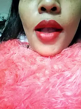 cute radhikaa online show from 22, 12, 2025