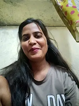 cute radhikaa online show from 16, 5, 2026