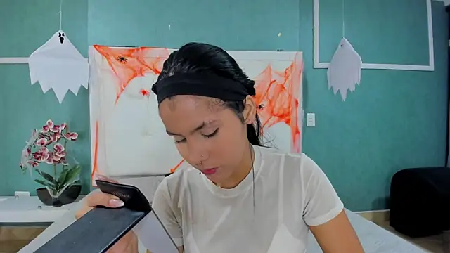 Snapshot of ania_gomez chatting on 1, 11, 2025 ania gomez online show from 1, 11, 2025