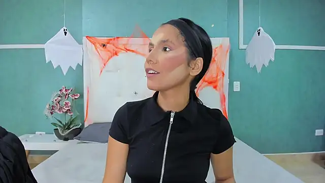 Snapshot of ania_gomez chatting on 18, 10, 2025 ania gomez online show from 18, 10, 2025