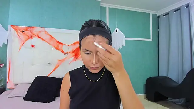 Snapshot of ania_gomez chatting on 25, 10, 2025 ania gomez online show from 25, 10, 2025