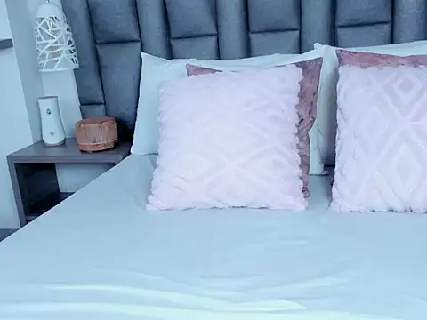 ZoeKrug online show from 14, 2, 2026