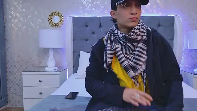 ZoeKrug online show from 15, 11, 2025