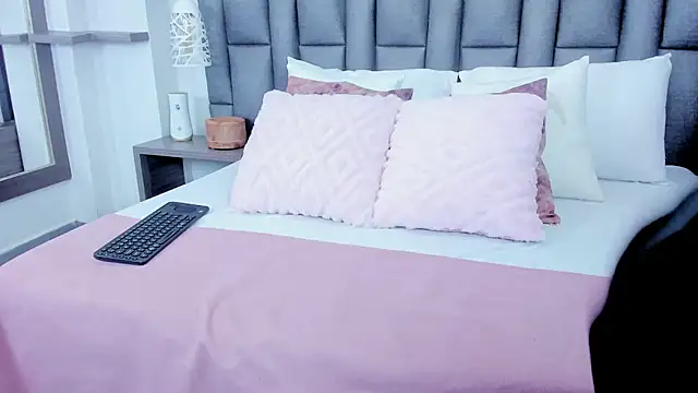 ZoeKrug online show from 16, 2, 2026