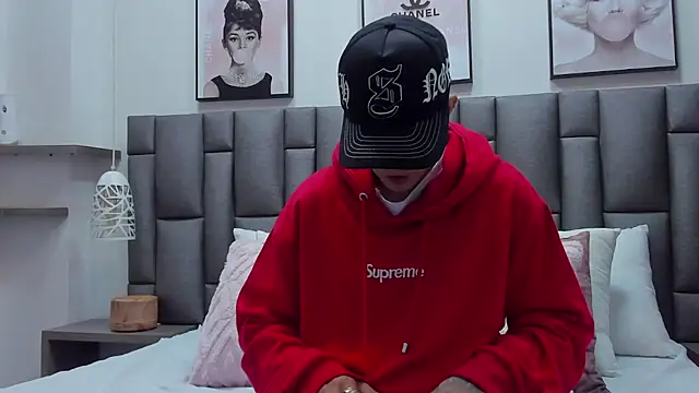 ZoeKrug online show from 27, 2, 2026