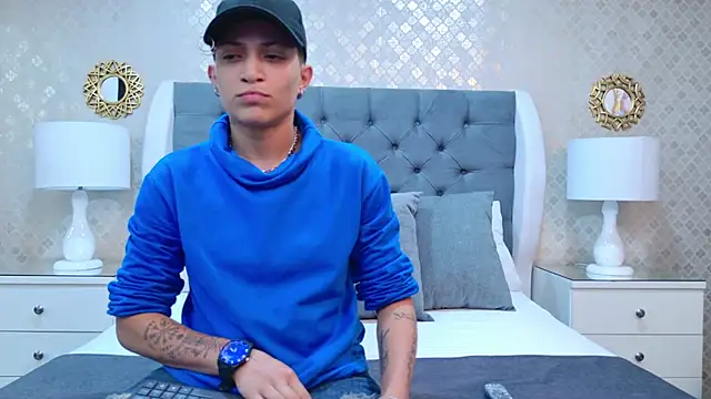 ZoeKrug online show from 24, 10, 2025