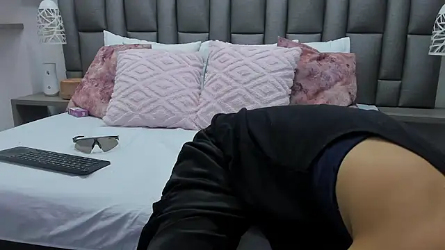 ZoeKrug online show from 23, 2, 2026