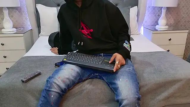 ZoeKrug online show from 22, 12, 2025