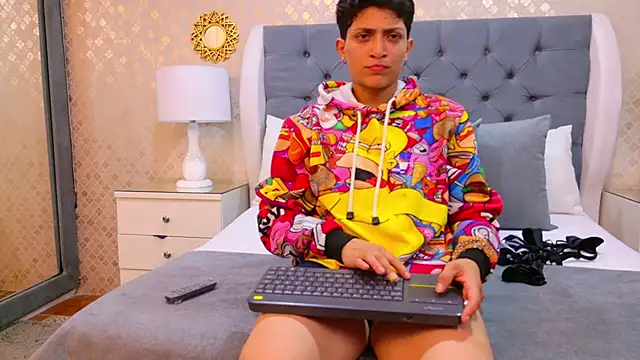 ZoeKrug online show from 7, 10, 2025